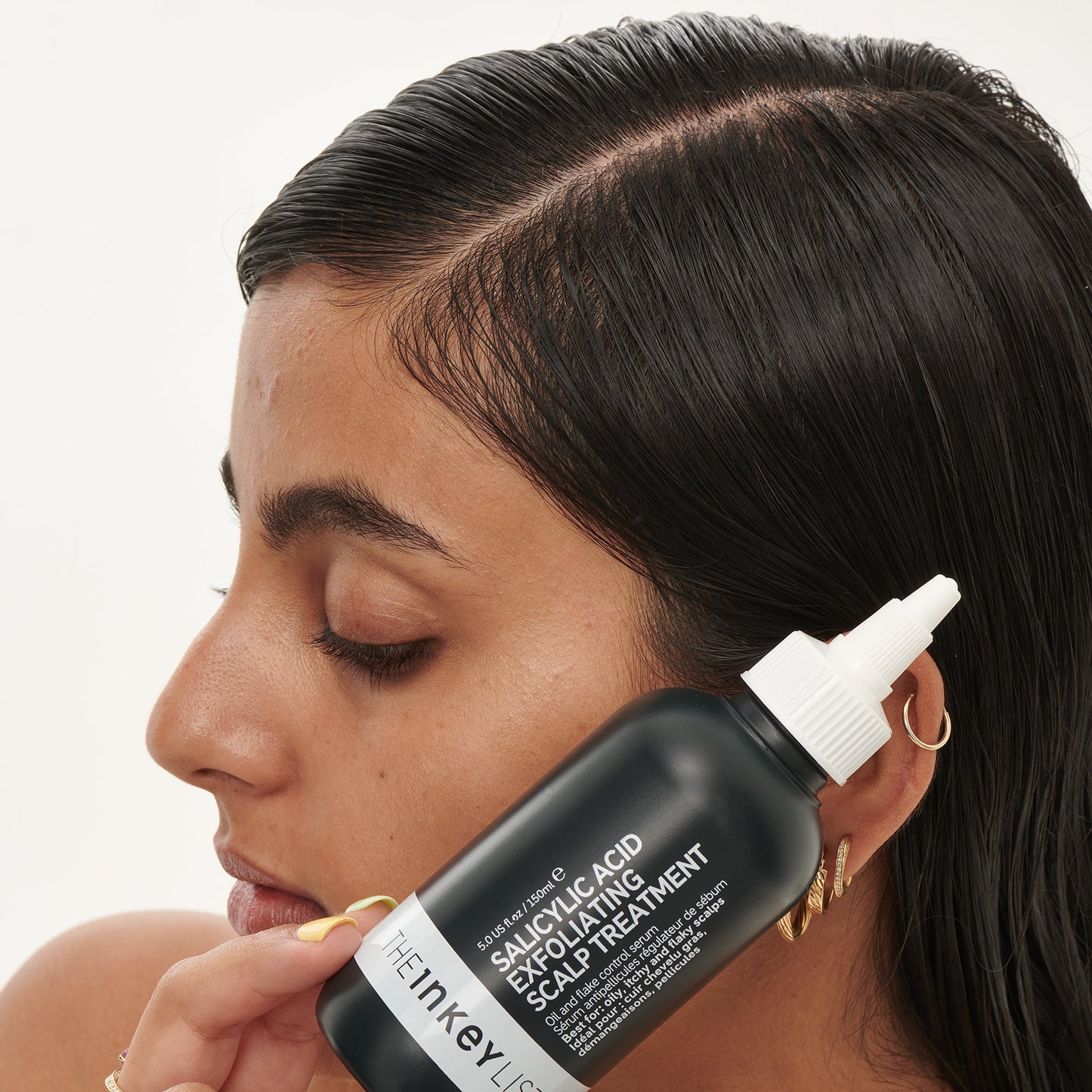 clean-and-healthy-scalp-duo-n1 SallyHAIR_ModelLifestyle_2e55b949-fa6c-43b1-8dc6-497be78c74bb.jpg