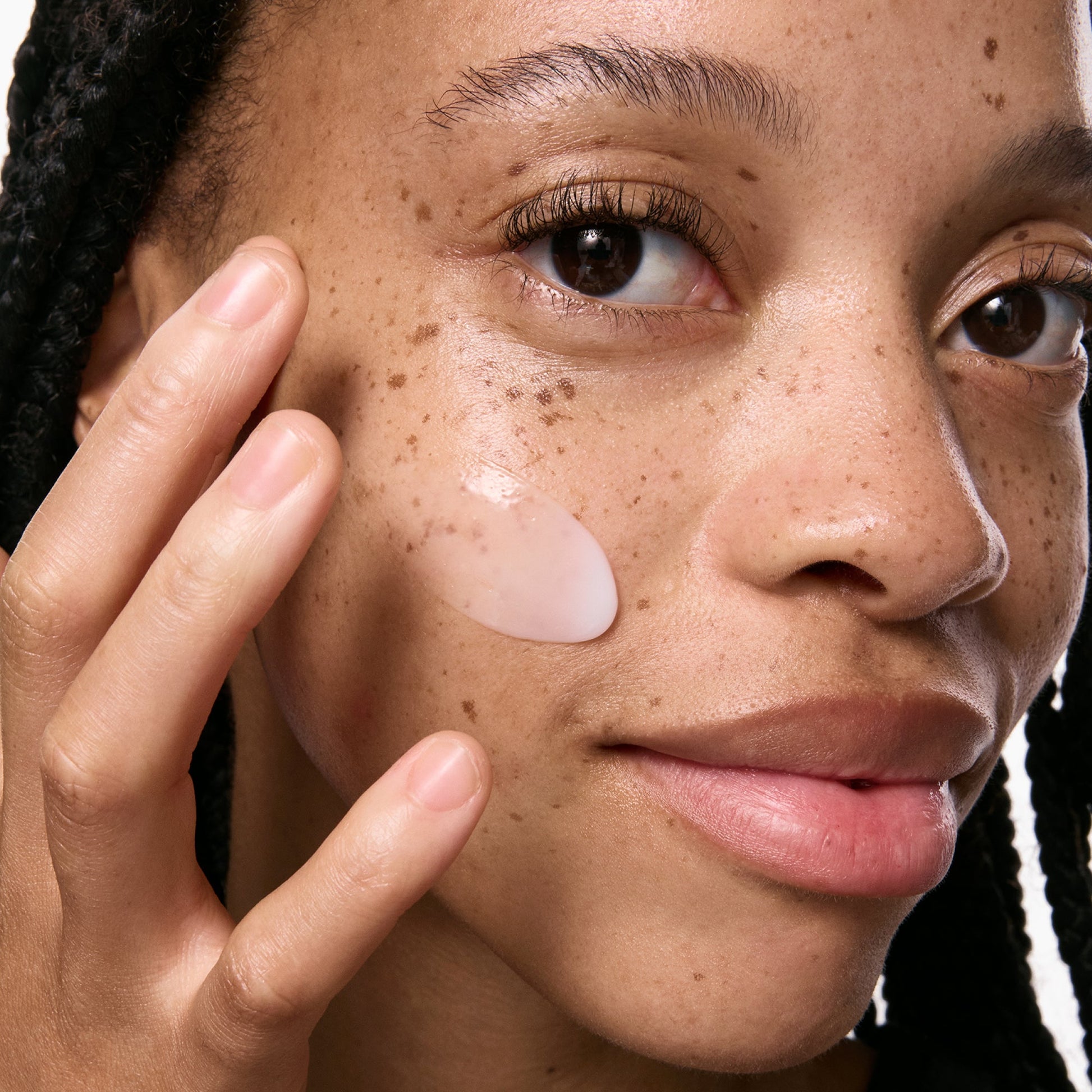 vitamin-b-c-and-e-moisturizer-k1 VitBC_E_ModelGoopMacro_2000x2000_bc64d363-139d-4699-88a9-2e0b1942763a.jpg